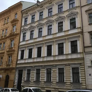 Emma Прага